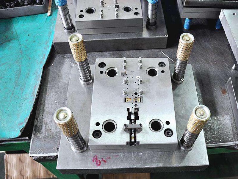 卫辉模具制造-01