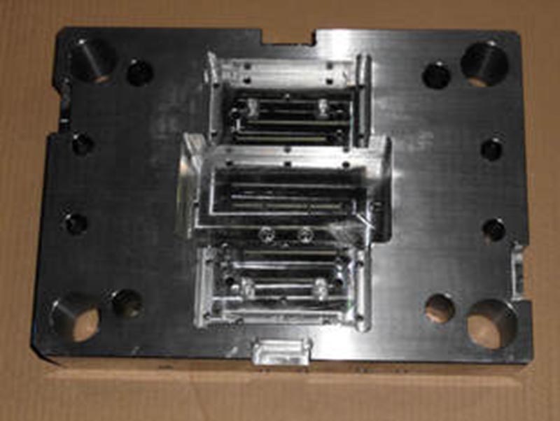 卫辉精密塑料模-06